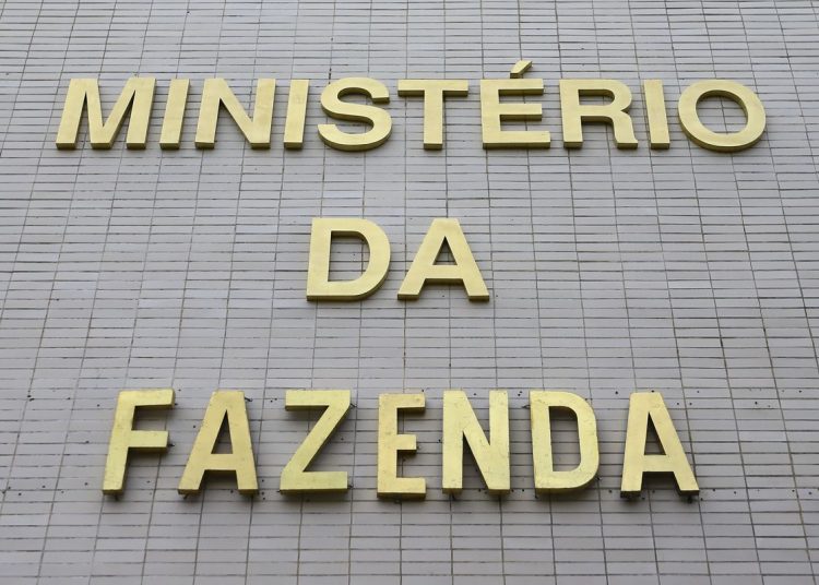 Com precatórios, previsão de déficit primário soma R$ 52 bilhões