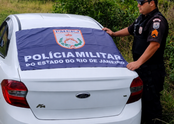 Carro roubado durante assalto em Campos é recuperado pela PM em Grussaí