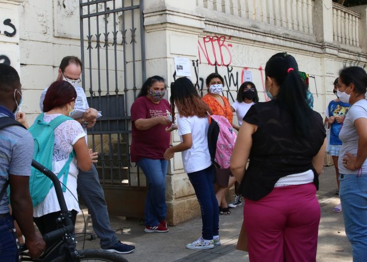 Entenda o papel das escolas no combate à violência contra meninas