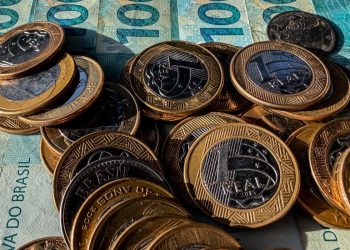 Inflação usada para corrigir salários acumula 4,33% em 12 meses