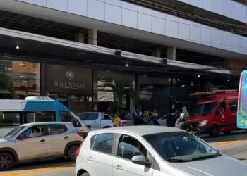 Mulher é assassinada a facadas pelo ex-companheiro enquanto trabalhava em Macaé