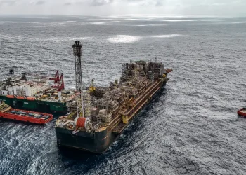 Petroleiros pedem Petrobras mais estatal e menor repasse a acionistas