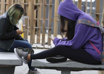 Na era da IA, inclusão digital deve ser crítica, defende educadora