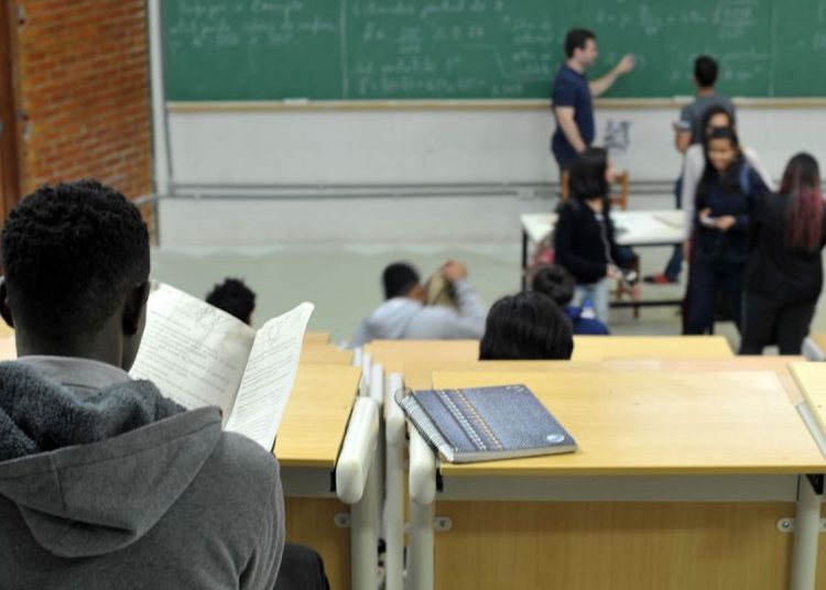 Fies começa a convocar nesta sexta estudantes em lista de espera