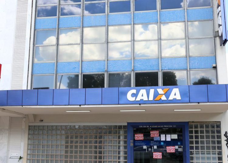 Trabalhadores da Caixa decidem na próxima semana sobre fim da greve