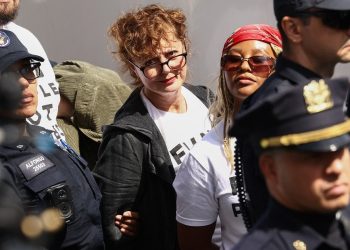 Atriz de Hollywood é detida em Nova York durante protesto contra Netanyahu