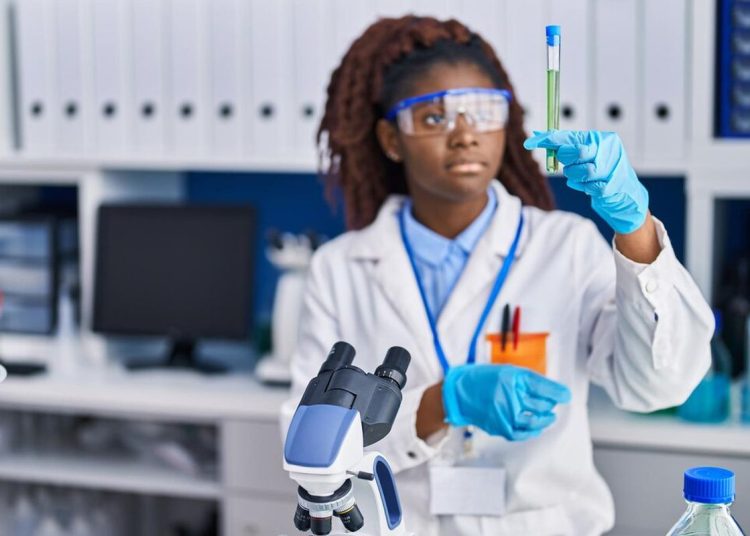 Prêmio Mulheres e Ciência tem inscrições abertas até quinta-feira
