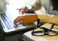 Programa oferece cursos gratuitos sobre IA para professores