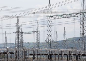 Aneel prevê três leilões de transmissão de energia em 2027
