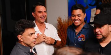 Saiba quais cantores sertanejos declararam apoio à Flávio Bolsonaro