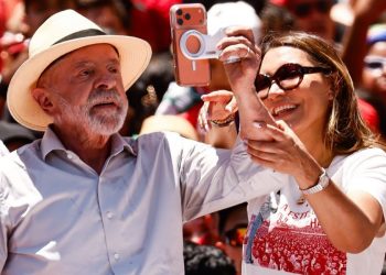 Cerca de 40 cantores brasileiros manifestam apoio à Lula no 2º turno; saiba quais