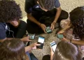 Pesquisa mostra que 82% são contra crianças de até 3 anos com celular