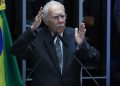 José Sarney é internado em UTI após procedimento abdominal